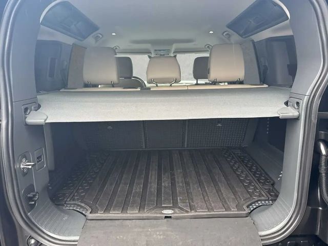 Land Rover Defender 110 AWD D200 SE