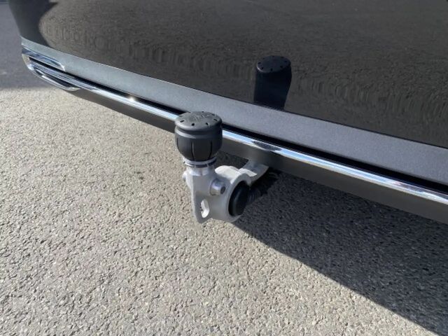 Mercedes-Benz E 200 AVANTGARDE Sedan