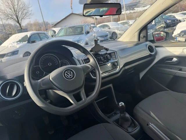 Volkswagen up! Active