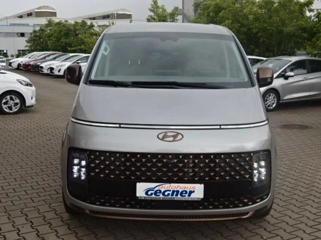 Hyundai Staria Signature