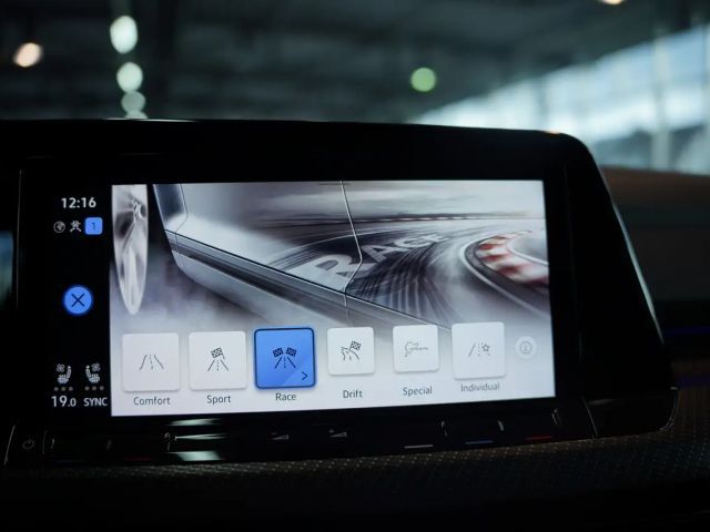 Volkswagen Golf R 4M *JP Performance *AKRA *Pano *KW *19