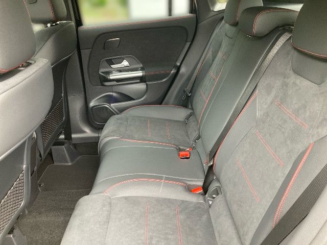 Mercedes-Benz GLA 200 AMG Line