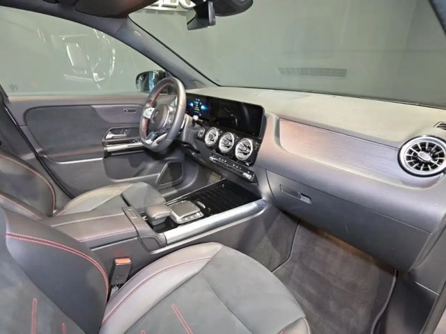 Mercedes-Benz GLA 250 AMG Line