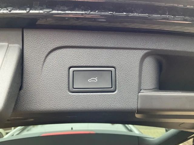 Volkswagen Touran 1.5 TSI DSG R-Line