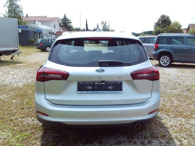 Ford Focus Titanium Wagon