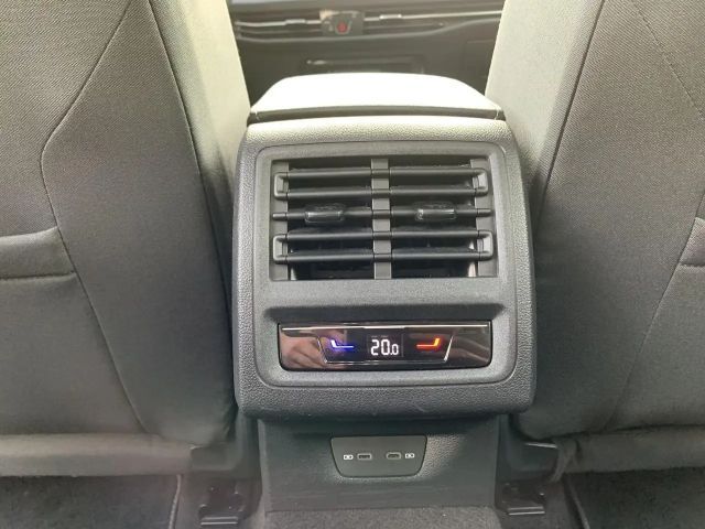 Volkswagen Golf 2.0 TSI Style Variant