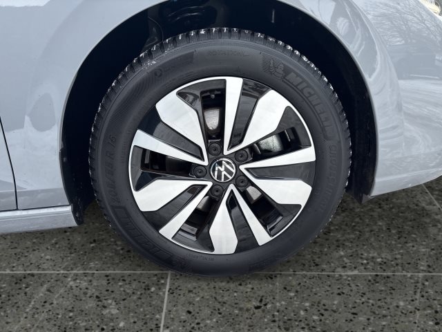 Volkswagen Golf 1.5 eTSI DSG Golf VIII