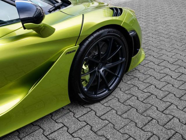 McLaren 750S Coupé Flux Green, Bowers and Wilkins Sound