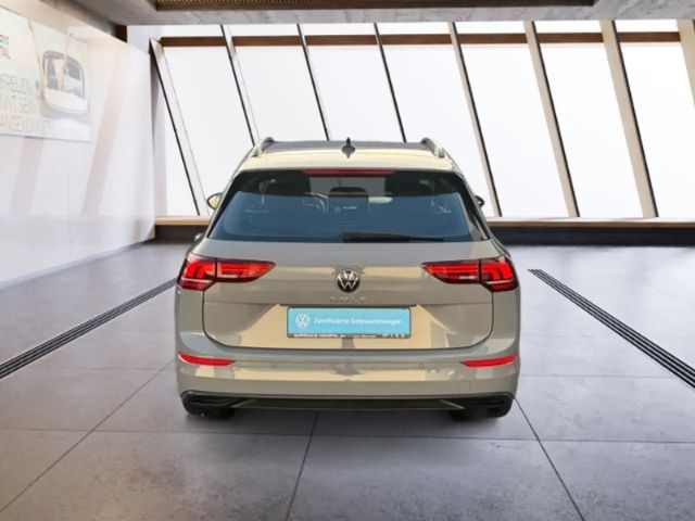 Volkswagen Golf Life Variant