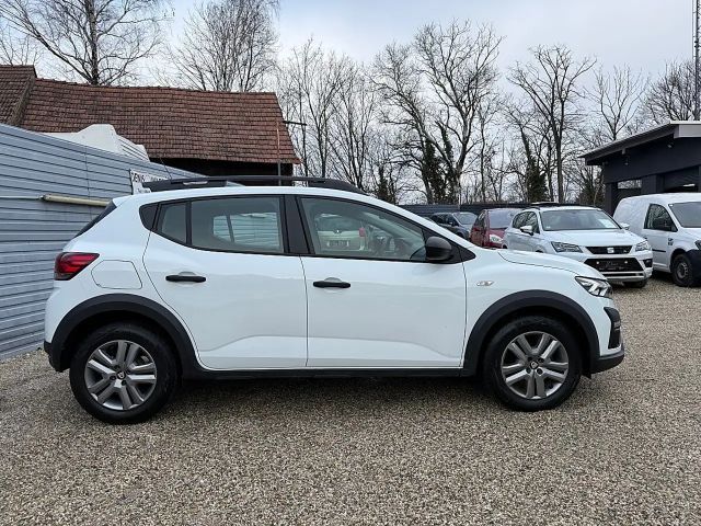 Dacia Sandero Essential Stepway TCe 90