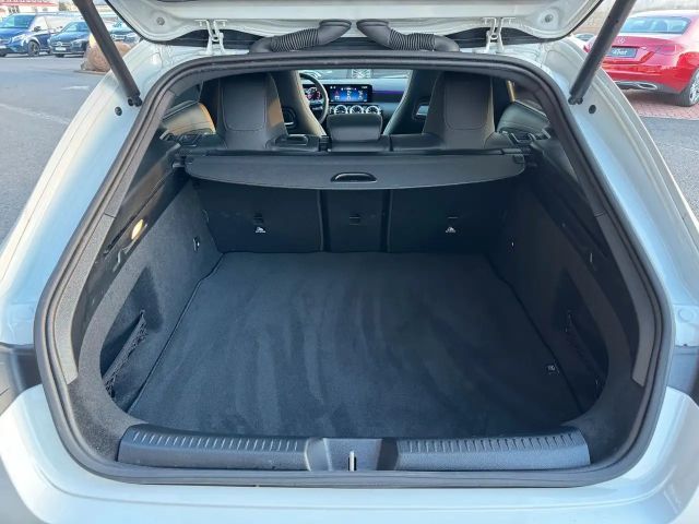 Mercedes-Benz CLA 200 AMG Line