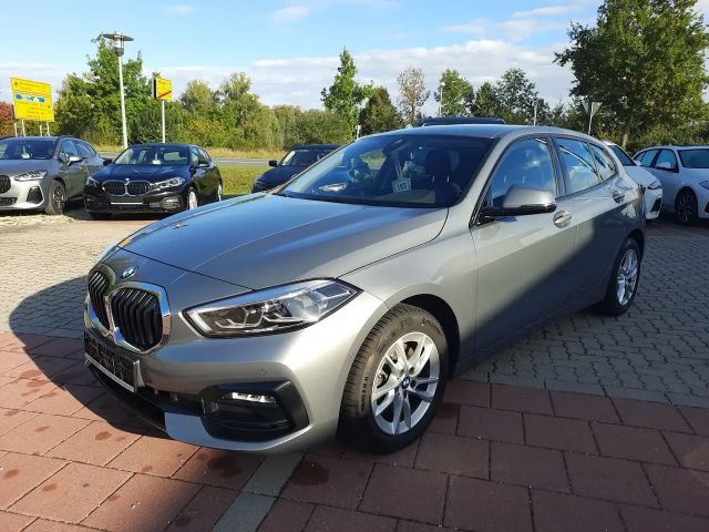 BMW 118 118i Sedan Sport Line
