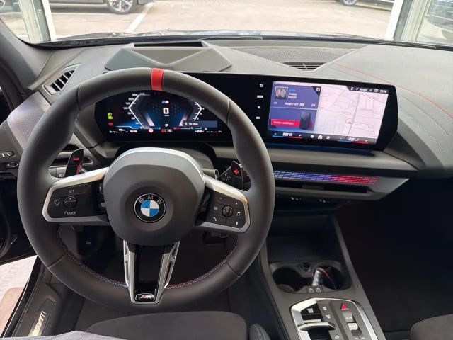 BMW M140i Sedan xDrive