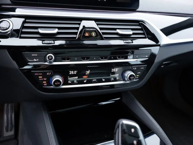 BMW 540 540d M-Sport Touring xDrive