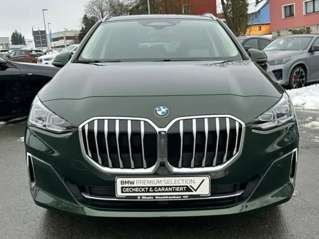 BMW 220 220d Active Tourer Luxury Line Sedan