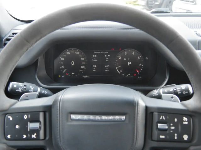 Land Rover Defender 110