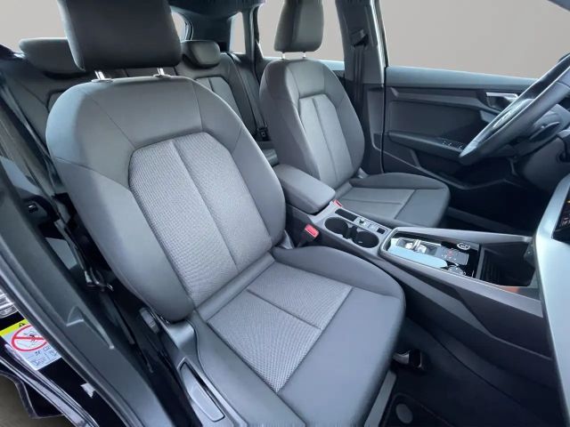 Audi A3 30 TFSI Sedan