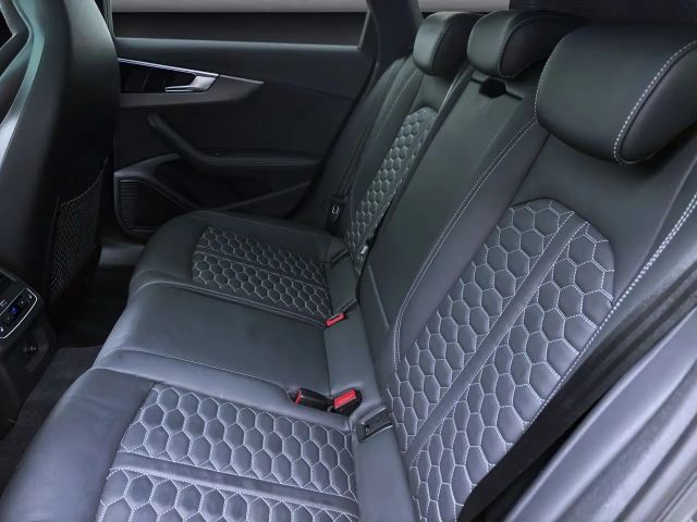 Audi RS4 Avant Quattro