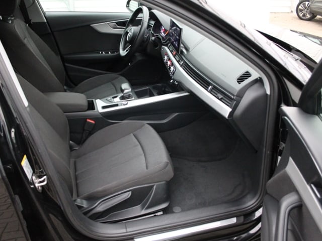 Audi A4 35 TFSI Avant S-Tronic