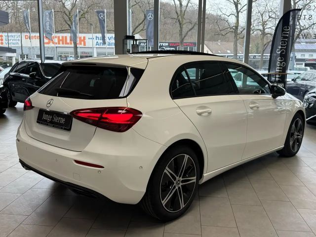 Mercedes-Benz A 200 DISTR+PANO+NIGHT+LED+KAMERA+CARPLAY+DAB