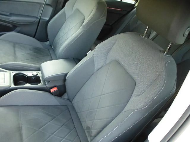 Volkswagen Golf Life Variant