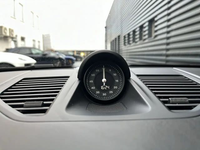 Porsche 992 4S Coupé Targa