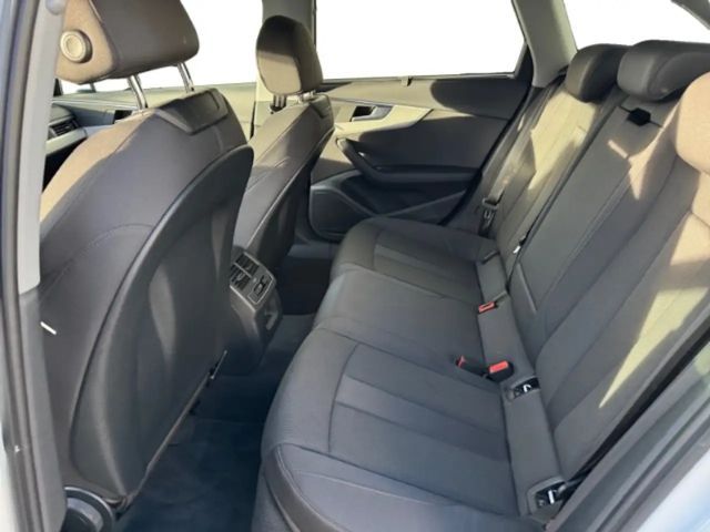 Audi A4 35 TDI Avant S-Line