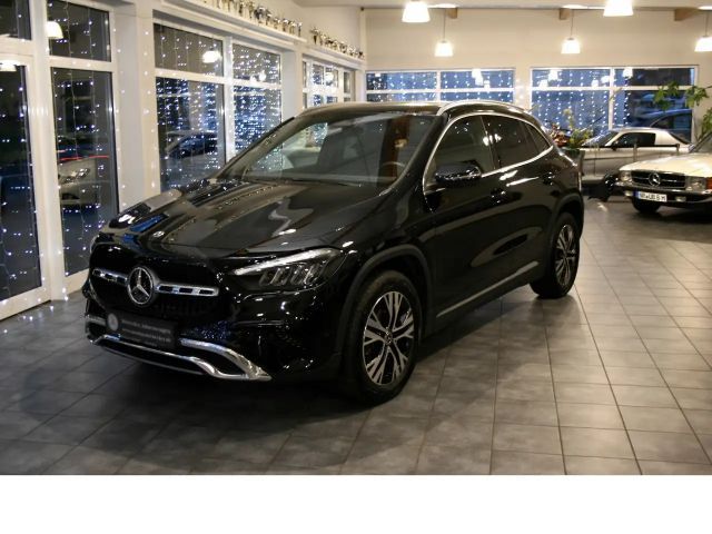Mercedes-Benz GLA 200 4MATIC GLA 200 d