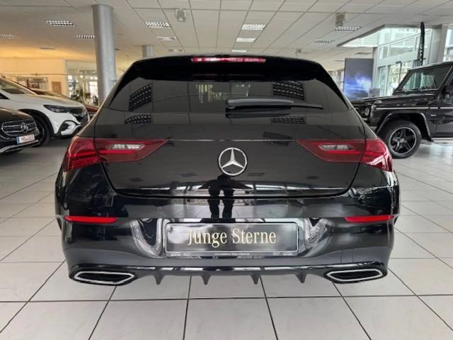 Mercedes-Benz CLA 200 AMG Line Premium