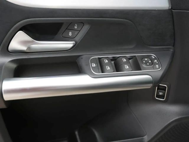 Mercedes-Benz GLA 200 AMG Line