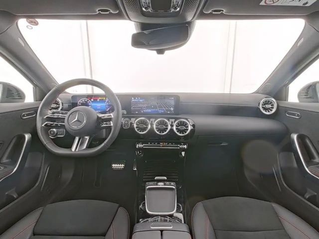 Mercedes-Benz A 180 AMG Line