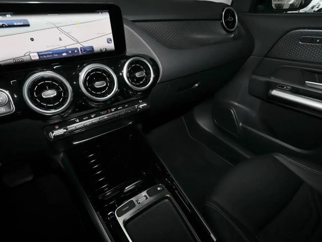 Mercedes-Benz GLA 200 AHK+KAMERA+SPURHALTE+CARPLAY+LED+18 ZOLL