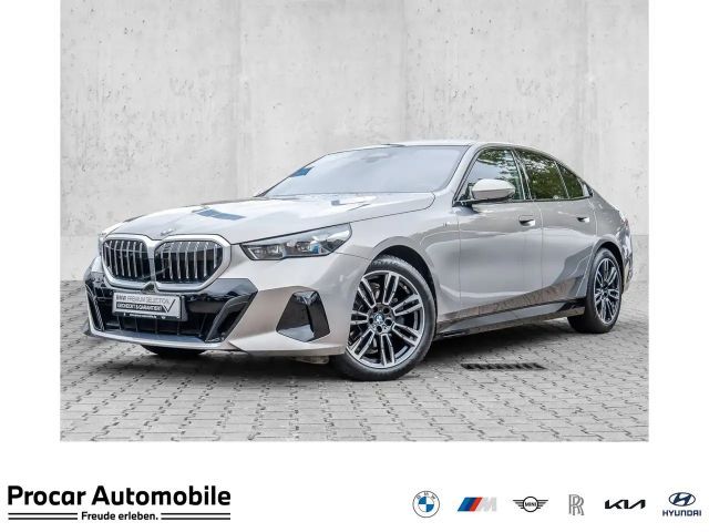 BMW 520 520i M-Sport Sedan