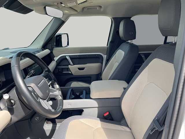 Land Rover Defender 110 Dynamic SE