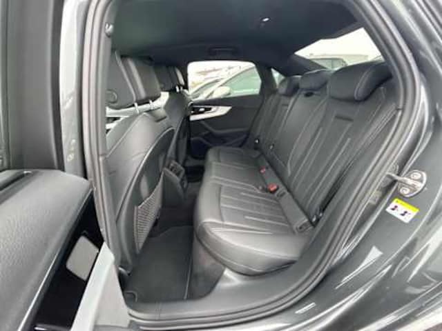 Audi A4 45 TFSI Quattro S-Tronic Sedan