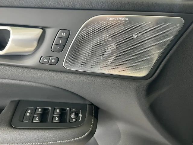 Volvo S60 AWD Dark Recharge Ultimate