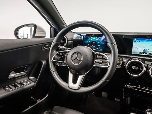 Mercedes-Benz A 180 A 180 d Style