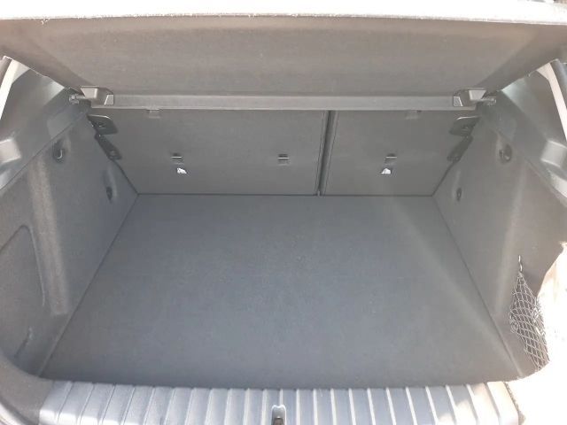 BMW 118 118i Sedan Sport Line