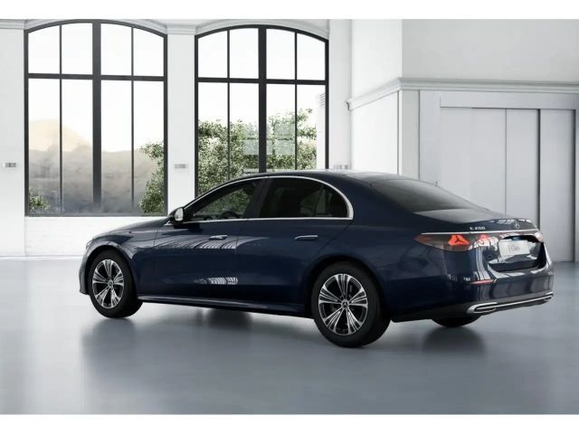 Mercedes-Benz E 200 4MATIC AVANTGARDE Sedan