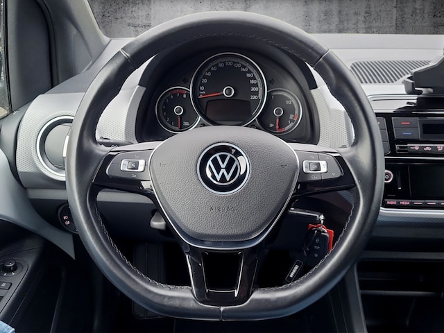 Volkswagen up! Active