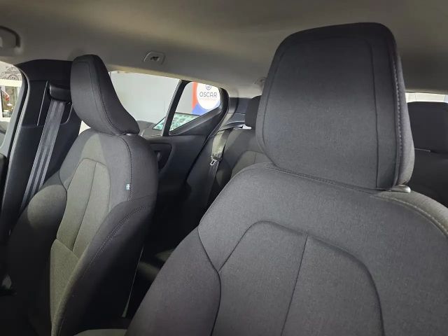 Volvo XC40 Core Momentum