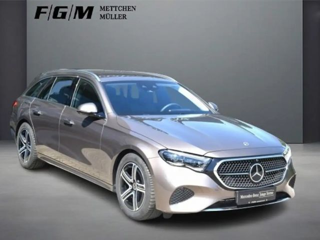 Mercedes-Benz E 220 4MATIC AVANTGARDE E 220 d