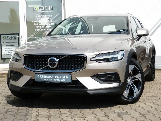 Volvo V60 Cross Country AWD Ultimate