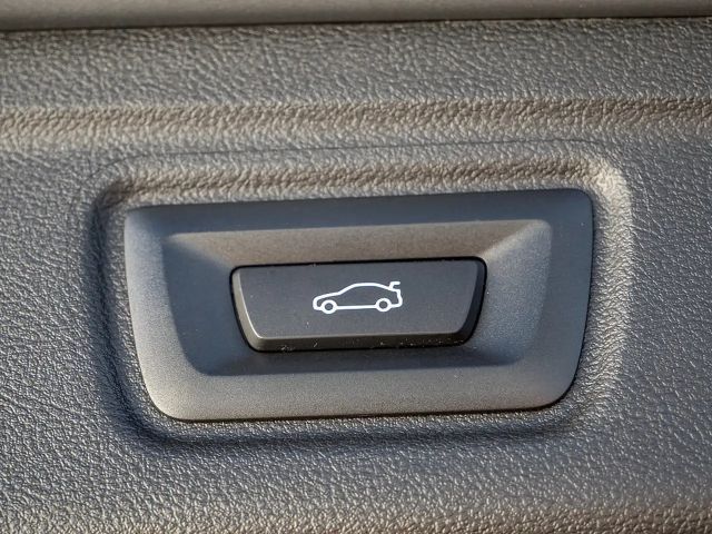 BMW 330 330i M-Sport Touring xDrive