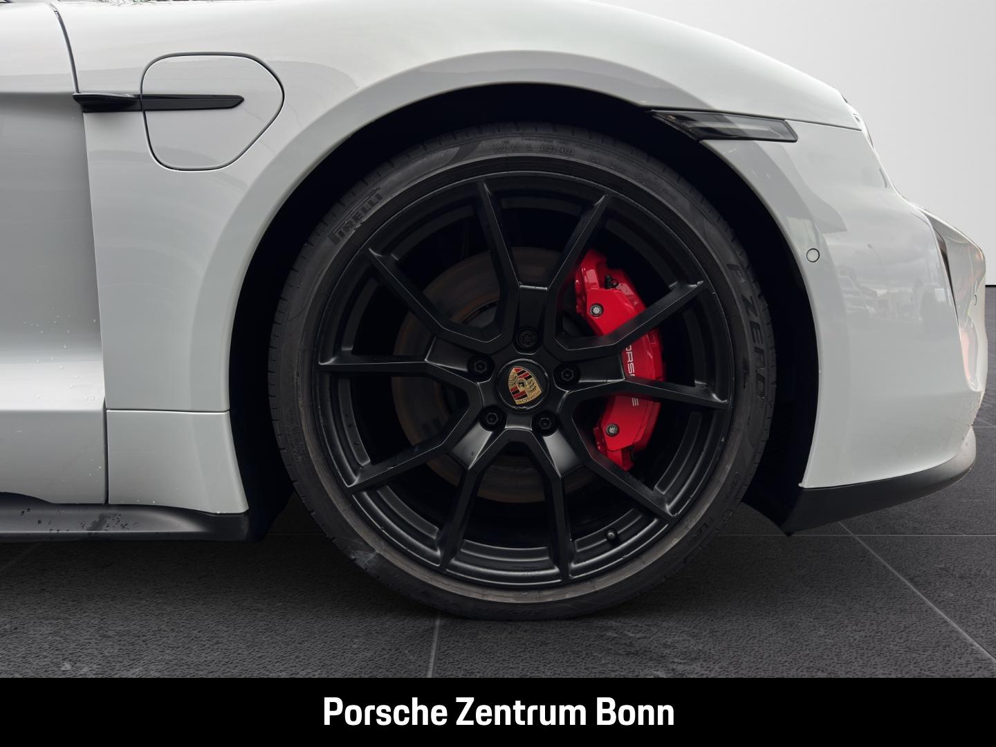 Porsche Taycan GTS Sport Turismo