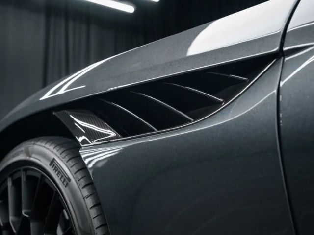 Aston Martin DBS 770 Ultimate Volante 1 OF 199/CARBON/BUCKET