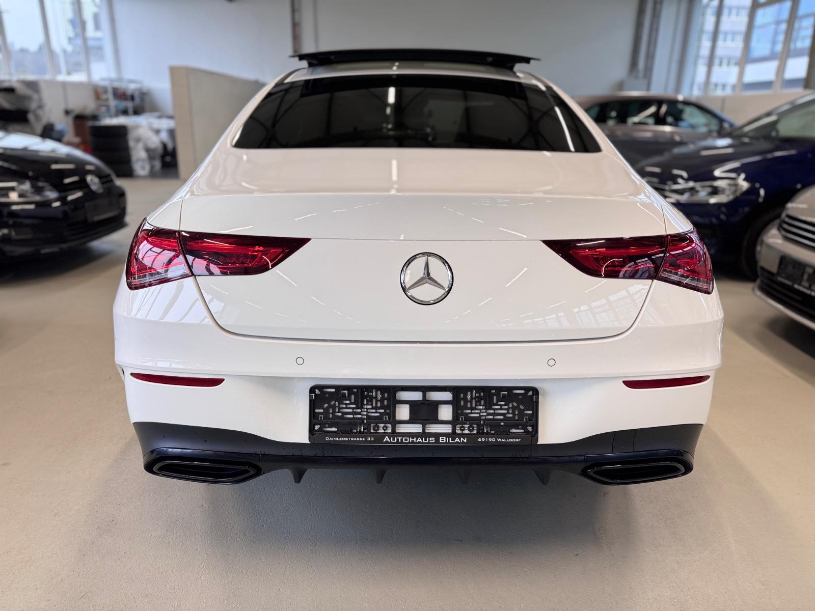 Mercedes-Benz CLA 200 AMG Line Sedan