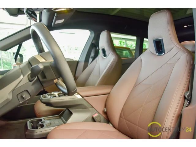 BMW iX 40 SkyLounge Massage HK HUD Soft Laser 360