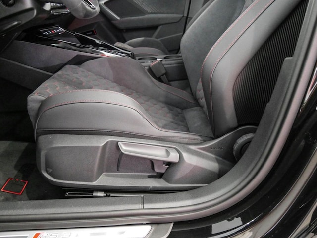 Audi RS3 Quattro S-Tronic Sedan