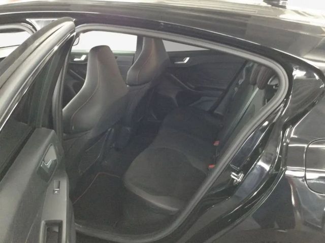 Ford Focus EcoBoost ST Line